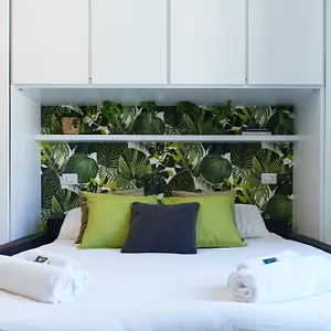 https://area-milano-apartments-tadino-17.it-lombardy.com